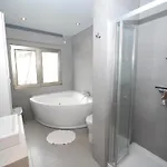 Dom wakacyjny Modern In Cela Velha